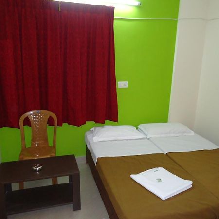 Maple Inn Budget Hotel Бангалор Экстерьер фото