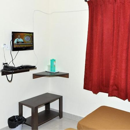 Maple Inn Budget Hotel Бангалор Экстерьер фото
