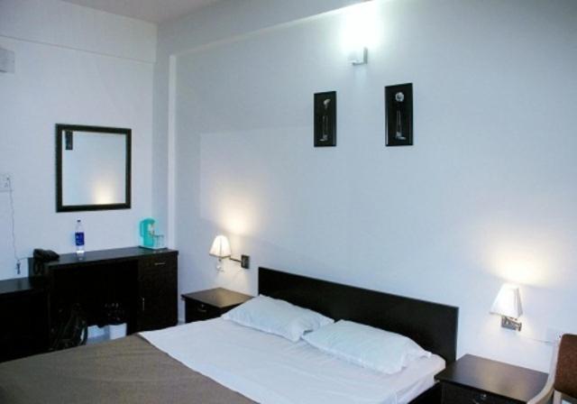 Maple Inn Budget Hotel Бангалор Номер фото