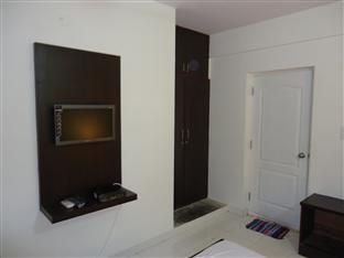 Maple Inn Budget Hotel Бангалор Экстерьер фото